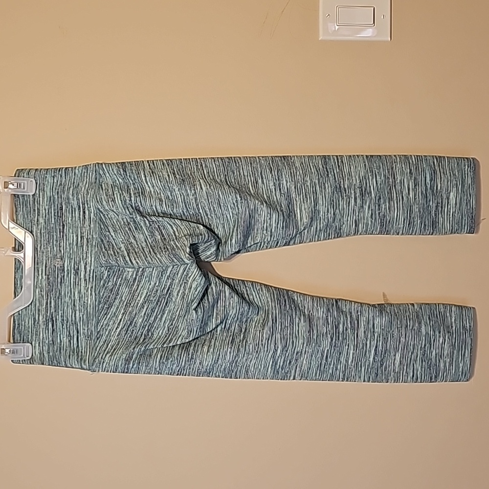 Lululemon Capri‎ Size 6